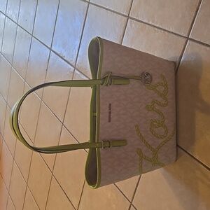 Like new michael kors tote
